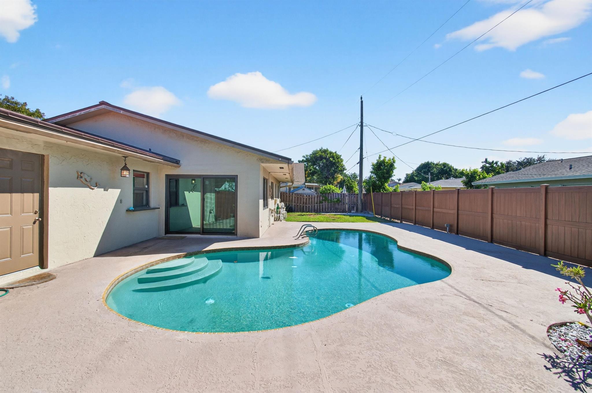 TROPIC PALMS 1 - Residential