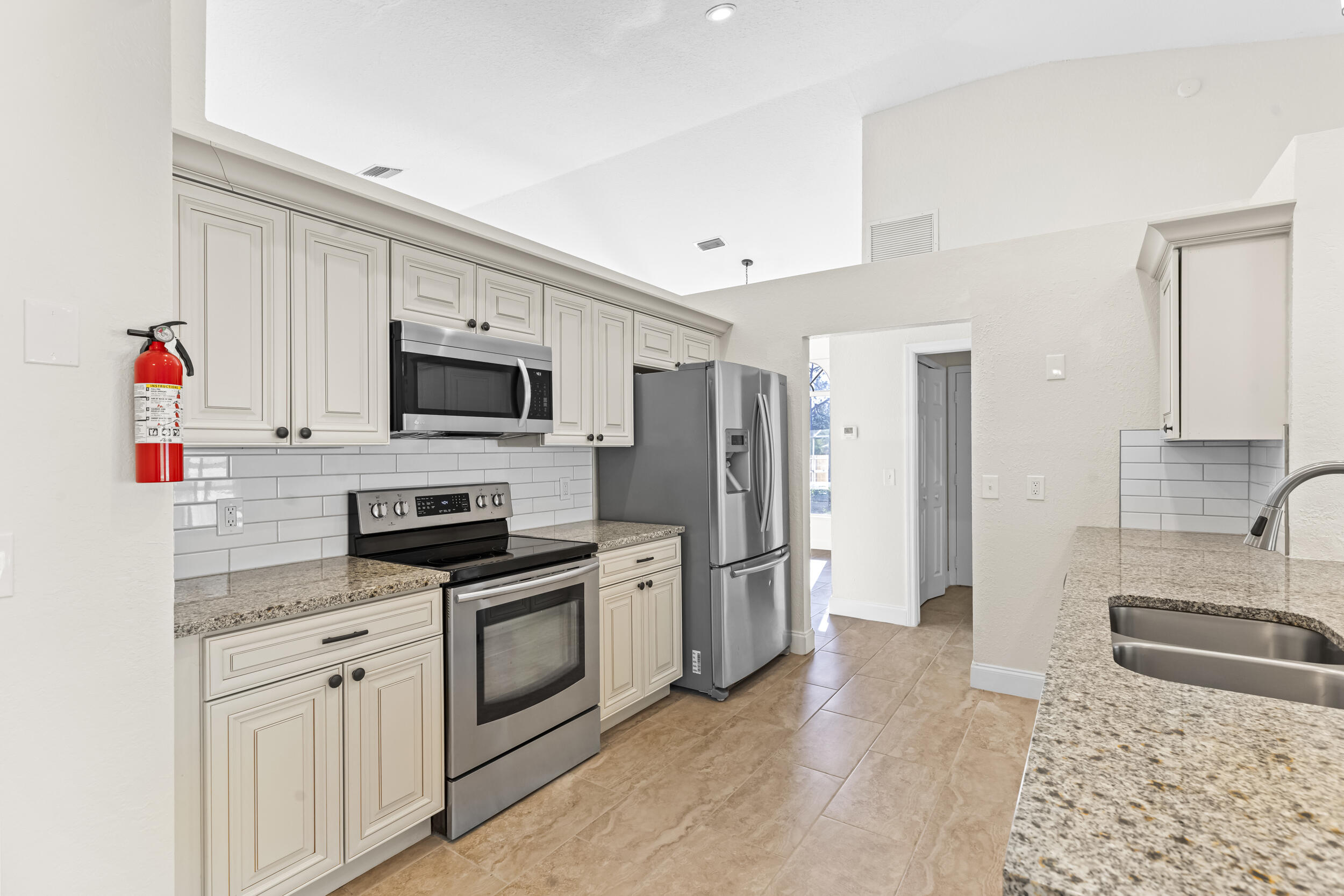PORT ST LUCIE SECTION 18 - Residential Lease