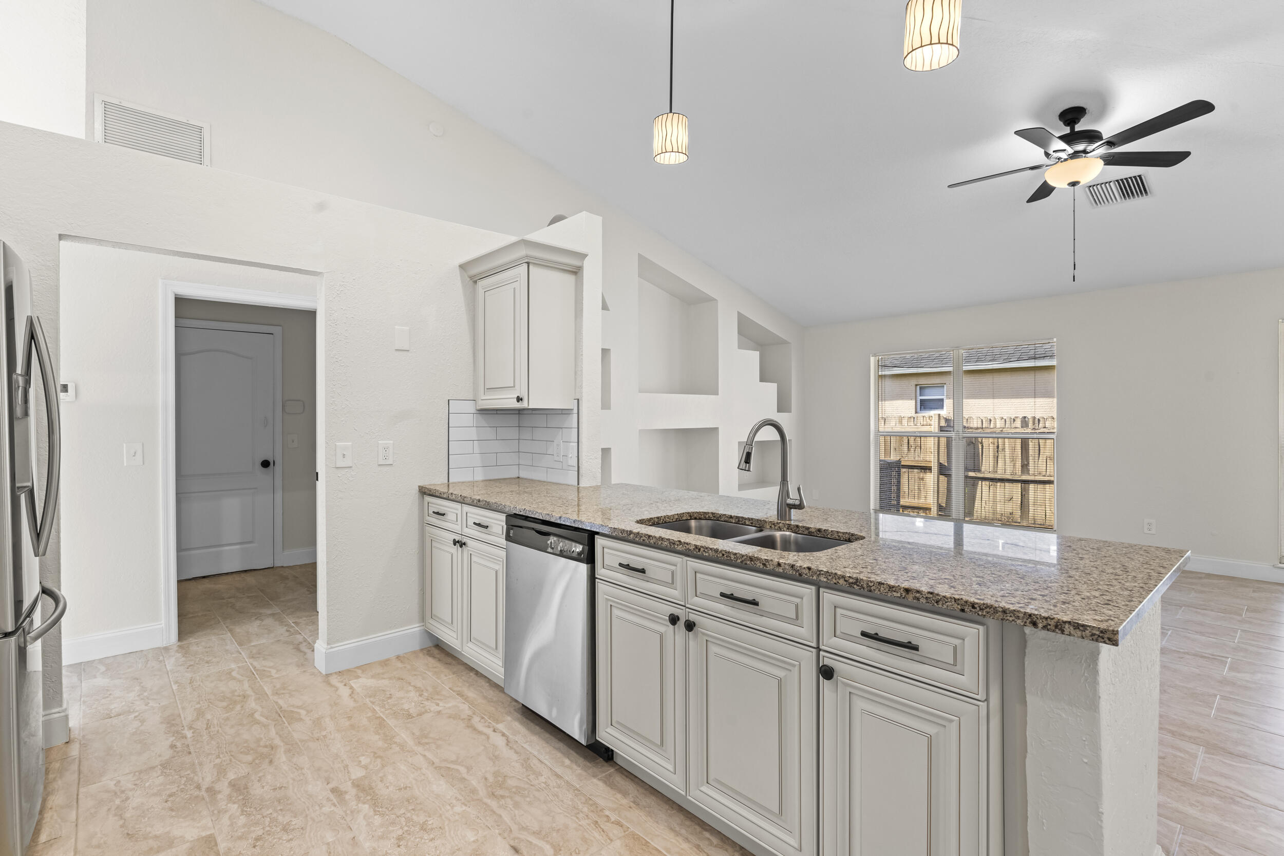 PORT ST LUCIE SECTION 18 - Residential Lease