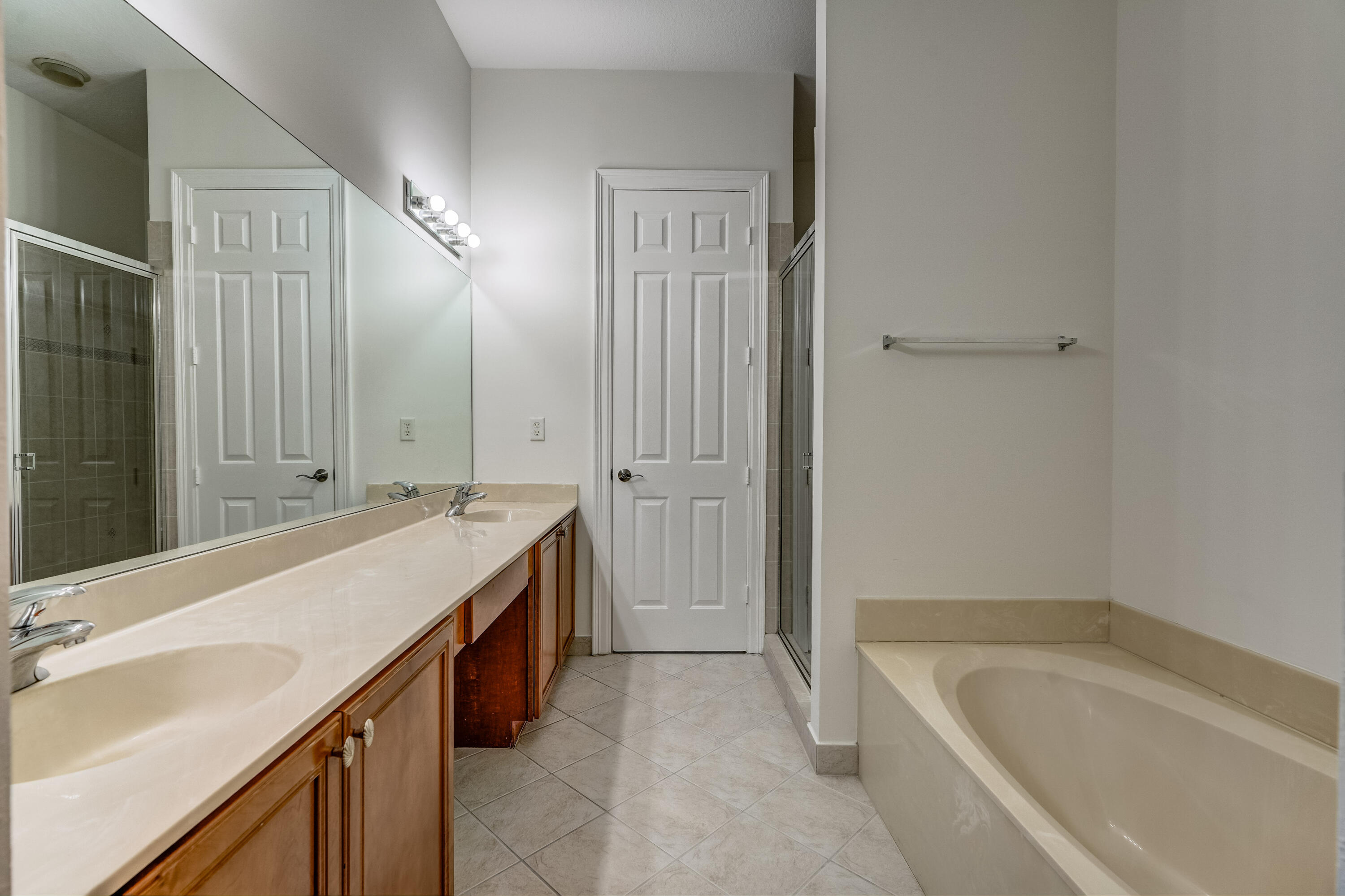 CITYSIDE CONDO - Residential