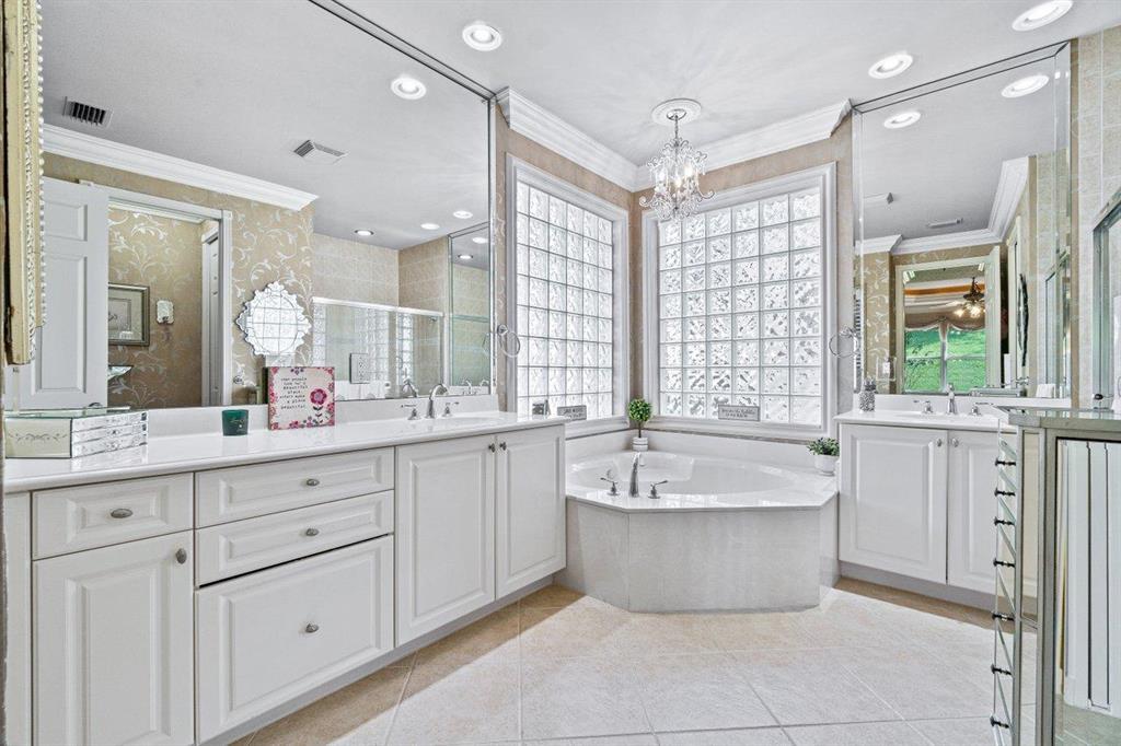 VALENCIA SHORES - Residential