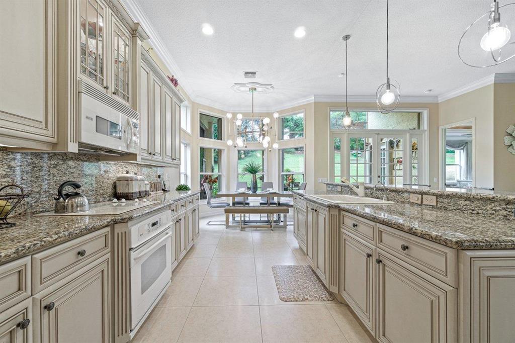 VALENCIA SHORES - Residential