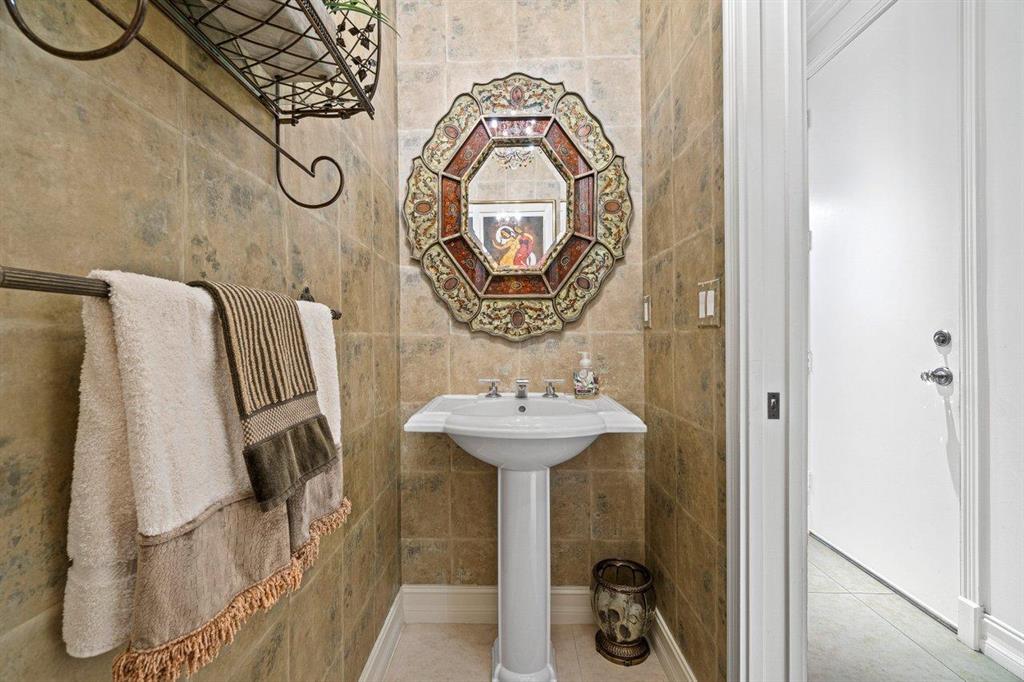 VALENCIA SHORES - Residential