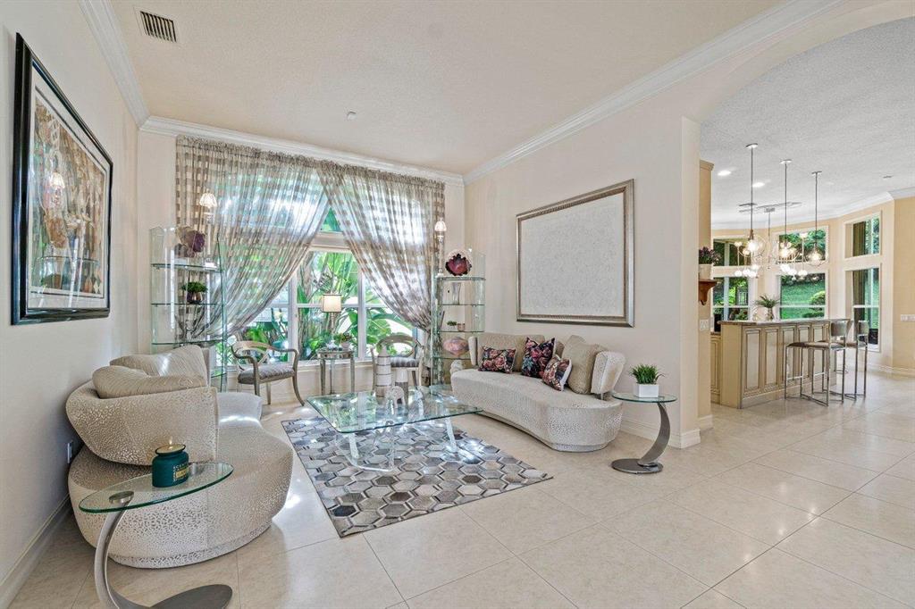 VALENCIA SHORES - Residential