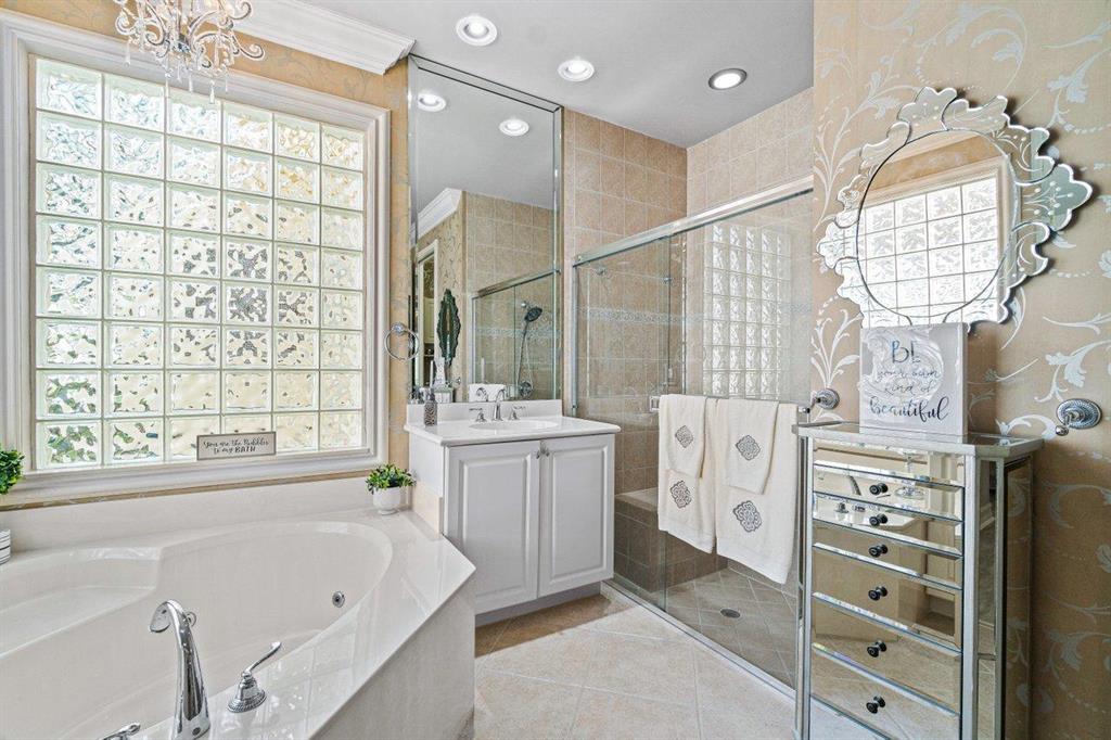 VALENCIA SHORES - Residential