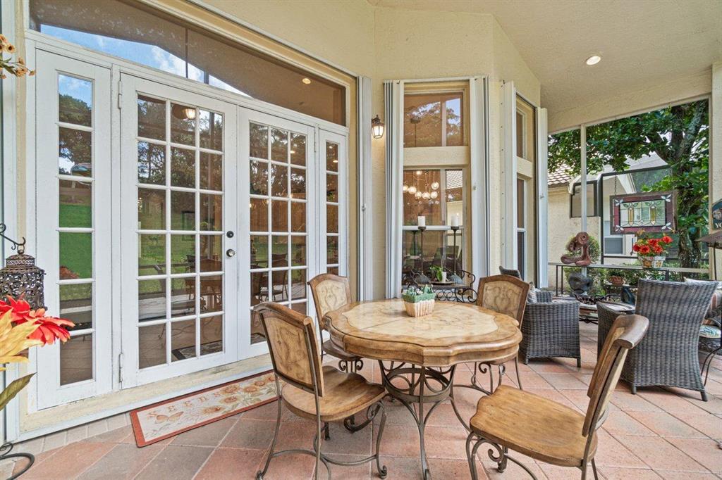 VALENCIA SHORES - Residential