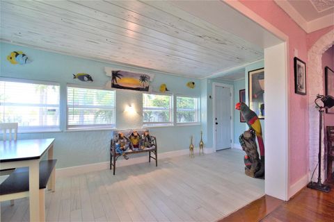 Single Family Residence in Lake Worth Beach FL 909 A Street St 8.jpg