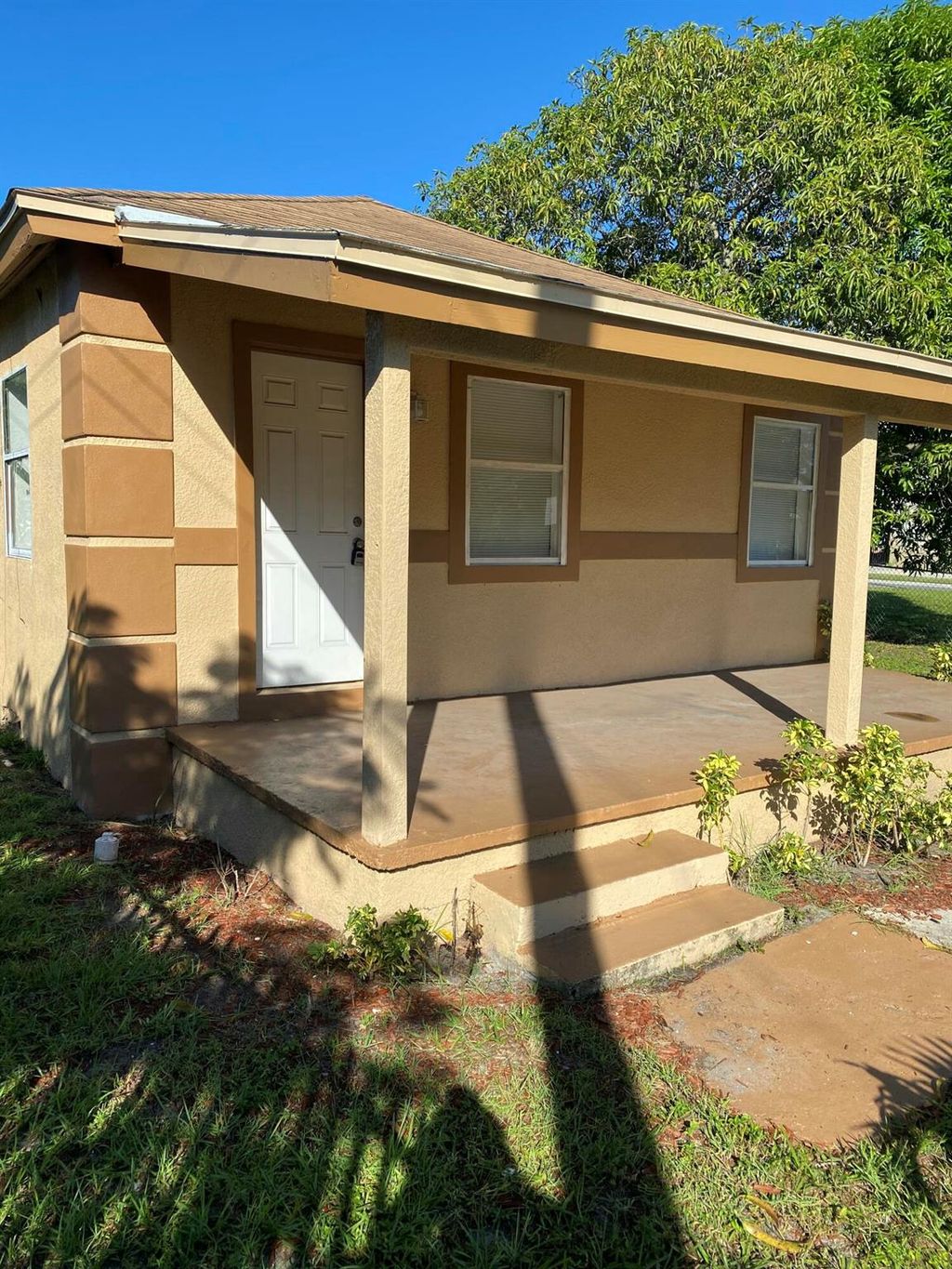 Photo of 529 N 13th Street, Fort Pierce, FL 34950 (MLS # R11135535)