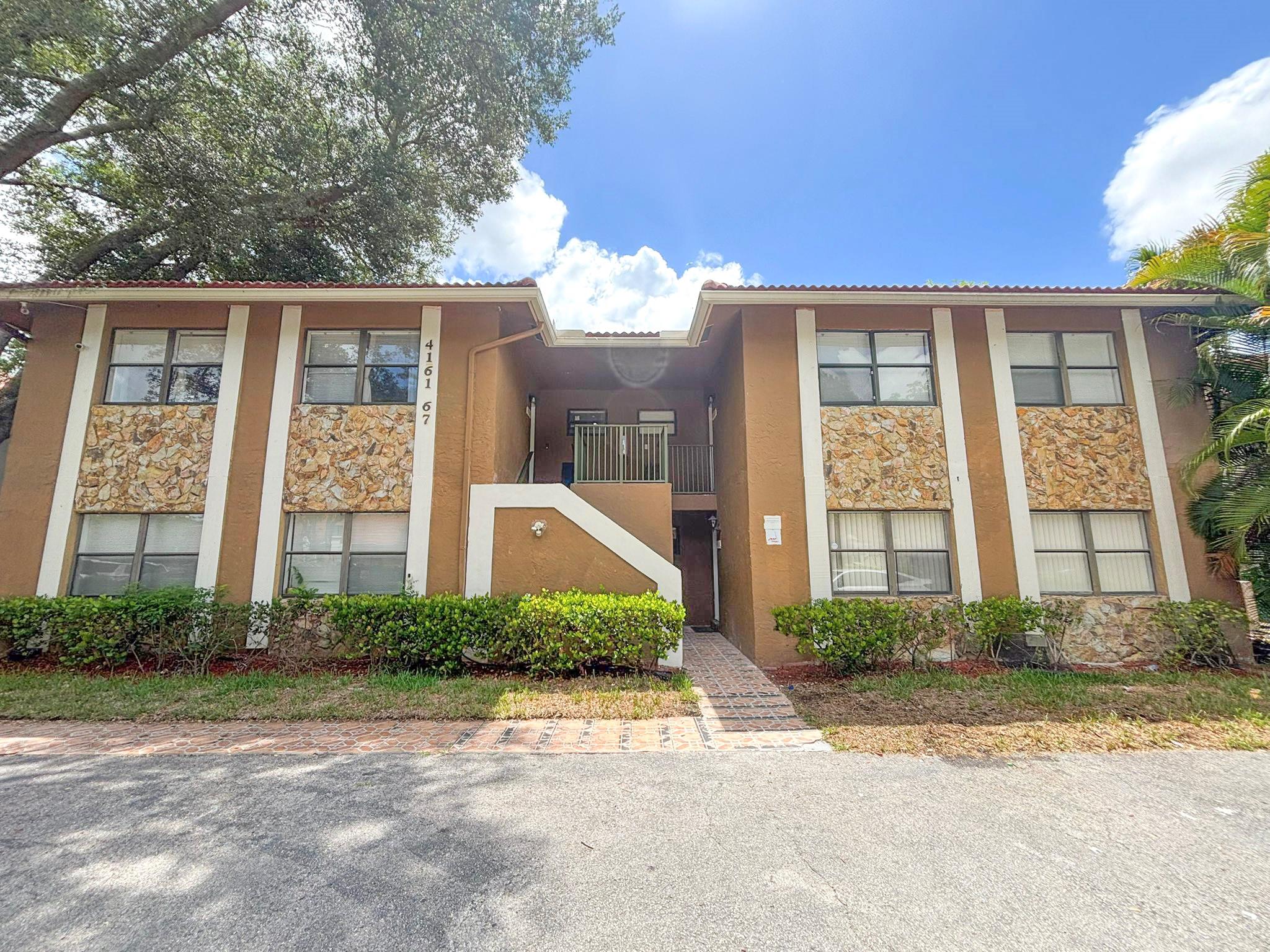 Welcome To Your New 1st Floor Pet-Friendly Home In Coral Springs! This Charming 3 Bedroom, 2 Bathroom
Apartment Features A Beautiful Modern Kitchen With Granite Counters & Stainless Steel Appliances. It Boasts
It’s Stunning Updated Bathrooms, Tile Flooring Throughout & Spacious Master Bedroom With Large Walk-In
Closet & Private Bathroom. Washer And Dryer Included. This Apartment Offers Everything You Need For Comfortable Living. Located Just Minutes Away From Shopping, Dining, & Entertainment. Rent Includes Water & Trash. Rapid Approval Ensures A Smooth Move-In Process So You Can Start Enjoying Your New Home Right Away. Don't Miss Out On This Amazing Opportunity! Schedule Your Tour Today & Experience The Best Of Coral Springs