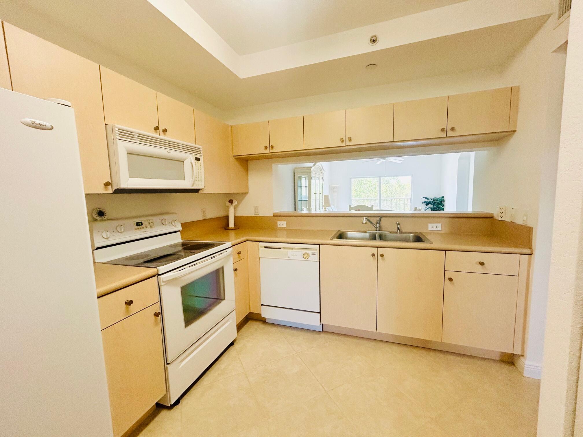 LUCERNE POINTE CONDO C - Residential