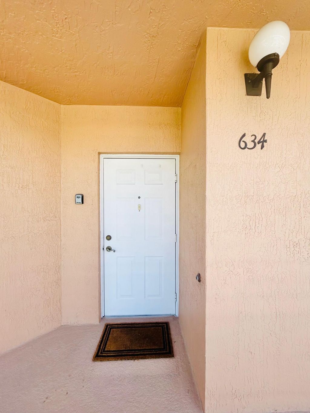 Photo of 4723 Lucerne Lakes Boulevard E #634, Lake Worth, FL 33467 (MLS # B26002212)