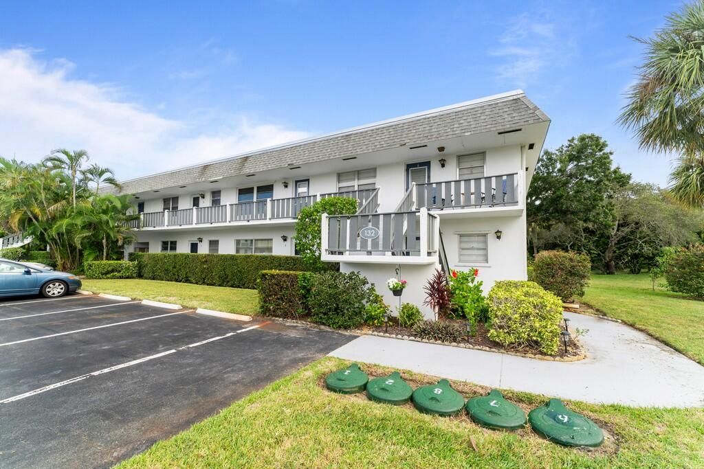 Photo of 2929 SE Ocean Boulevard #132-4, Stuart, FL 34996 (MLS # R10936836)