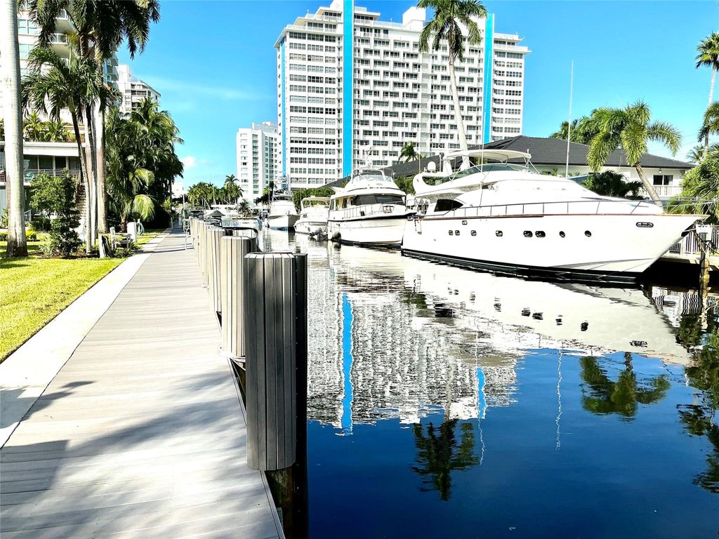 Photo of 901 N Birch Road #9B, Fort Lauderdale, FL 33304 (MLS # F10530129)