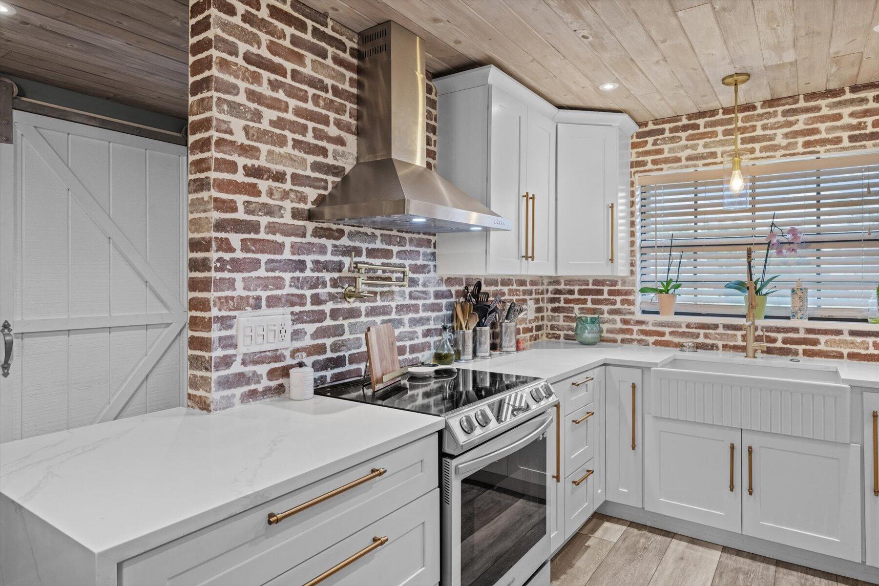 EASTWOOD OF WELLINGTON 2 - Residential