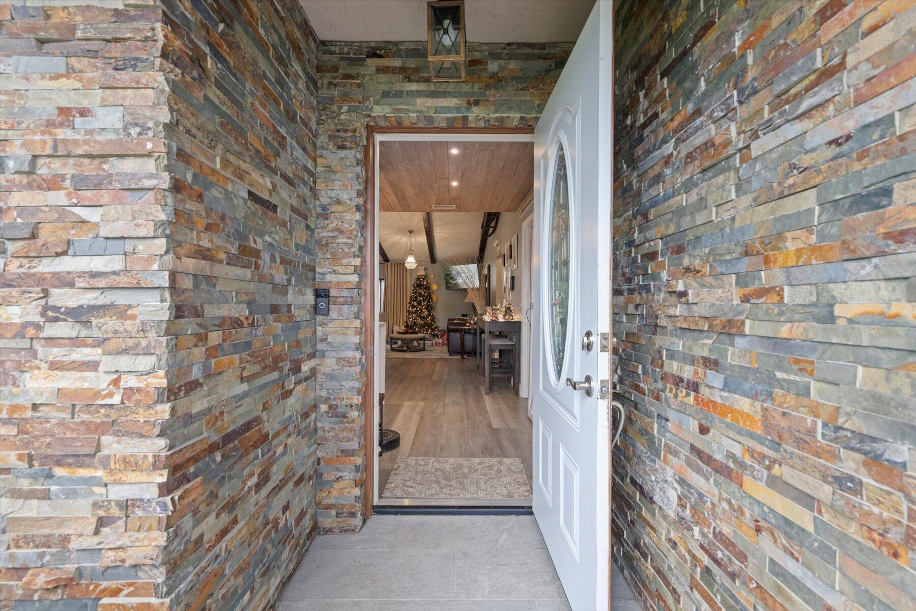 EASTWOOD OF WELLINGTON 2 - Residential