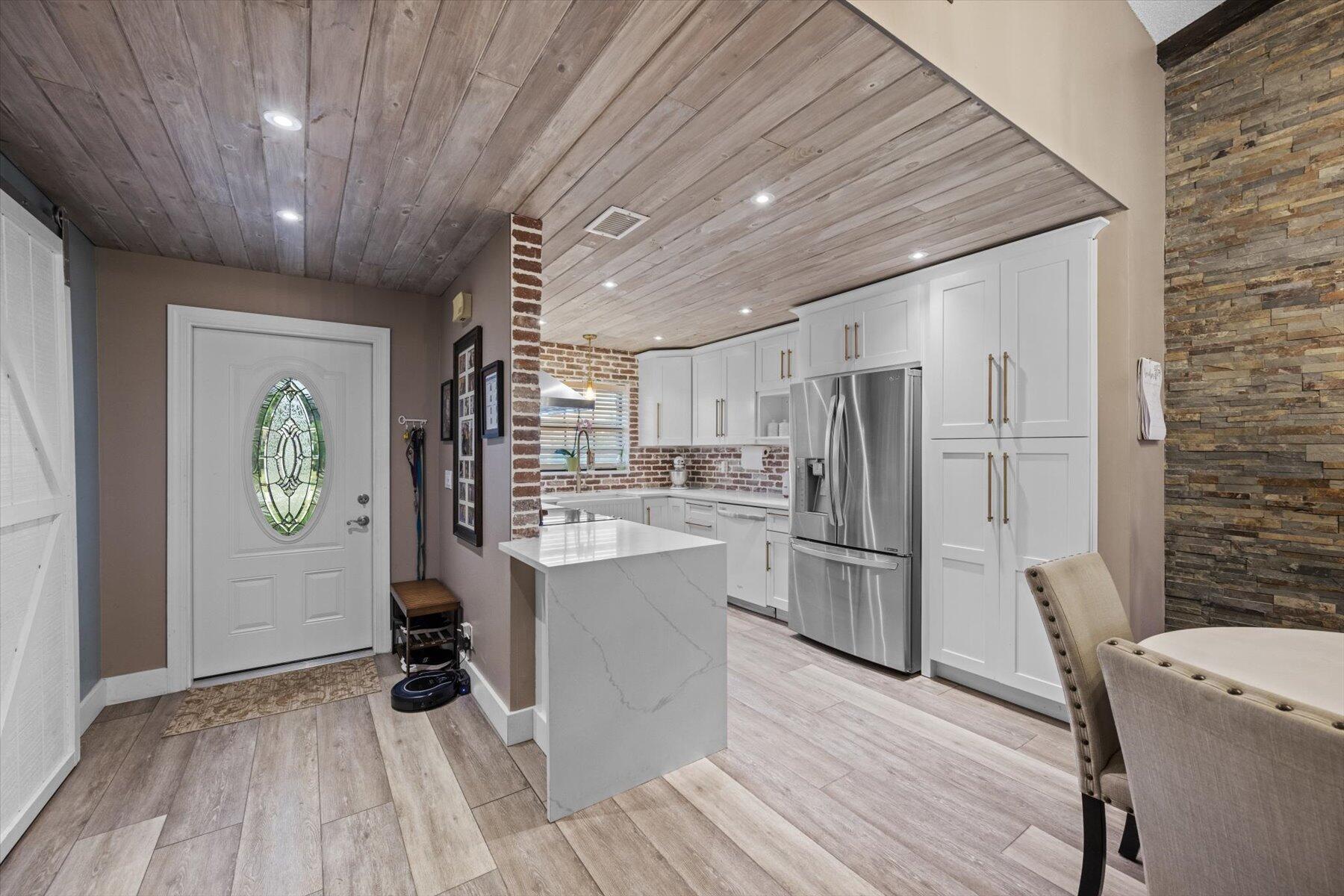 EASTWOOD OF WELLINGTON 2 - Residential