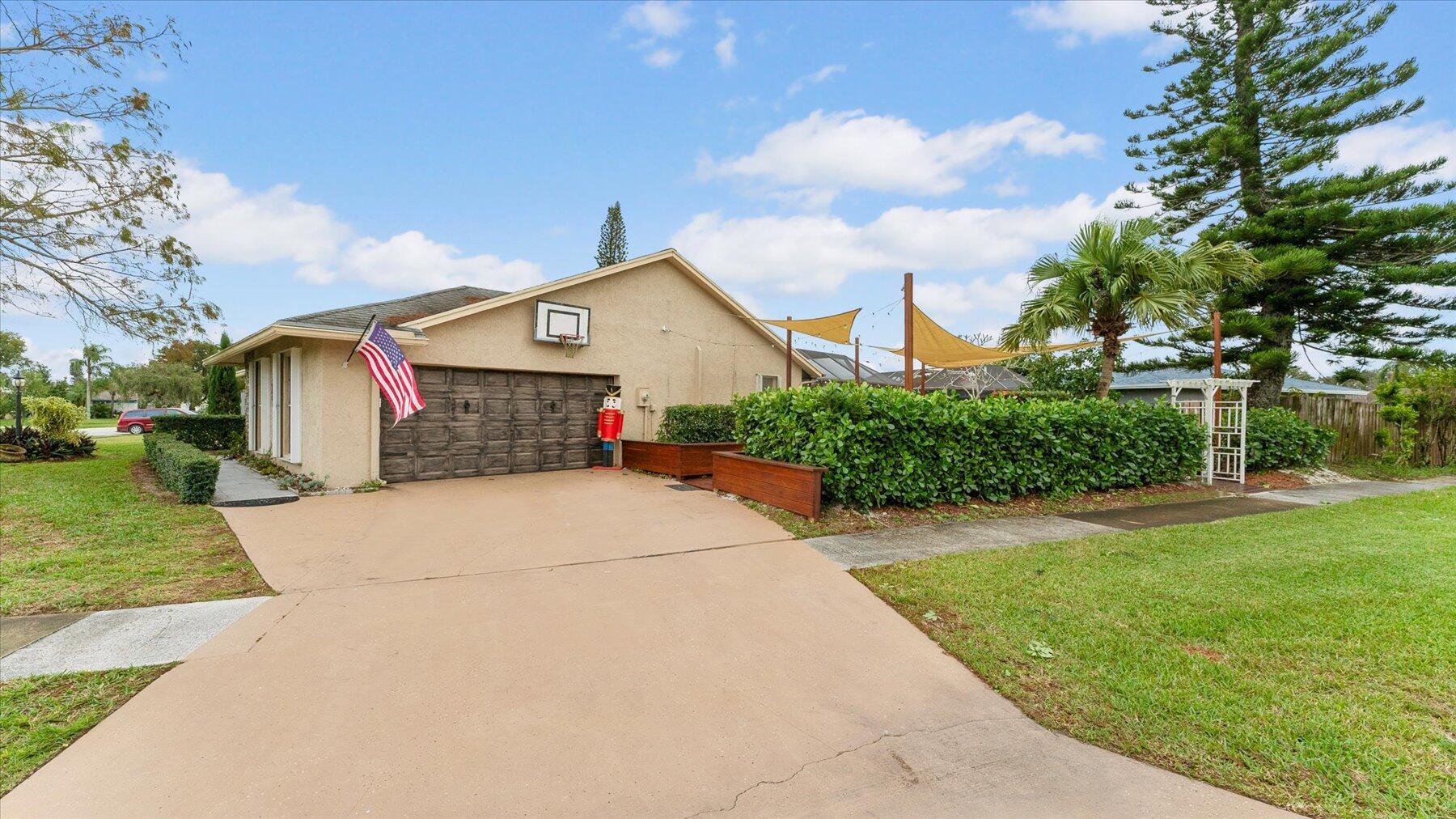 EASTWOOD OF WELLINGTON 2 - Residential