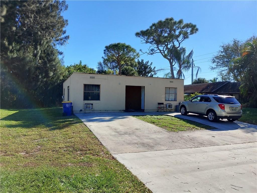 Photo of 3152 SE Hawthorne St, Stuart, FL 34997 (MLS # F10314977)