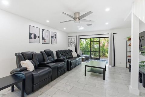 Tiny photo for 10900 W Sample Road, Coral Springs, FL 33065 (MLS # F10552694)