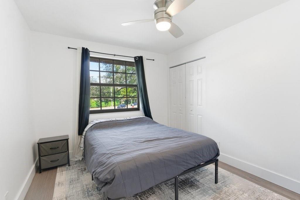 COUNTRY CLUB CHALET - Residential