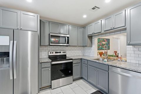 Tiny photo for 10900 W Sample Road, Coral Springs, FL 33065 (MLS # F10552694)