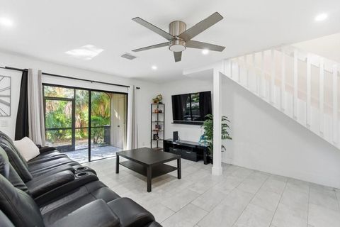 Tiny photo for 10900 W Sample Road, Coral Springs, FL 33065 (MLS # F10552694)