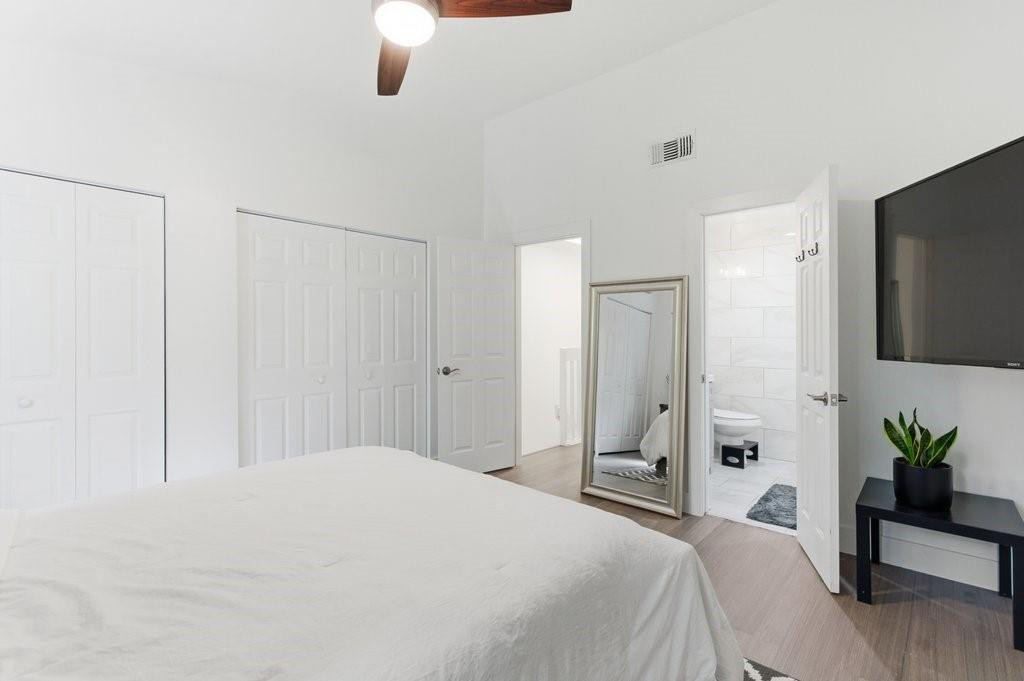 COUNTRY CLUB CHALET - Residential