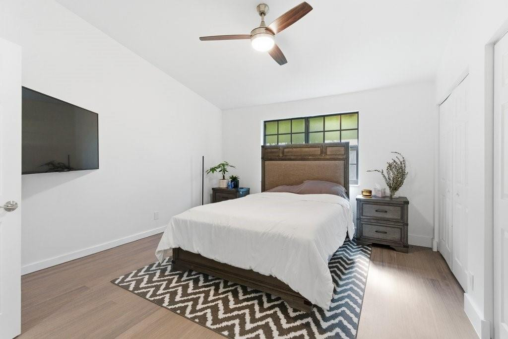 COUNTRY CLUB CHALET - Residential