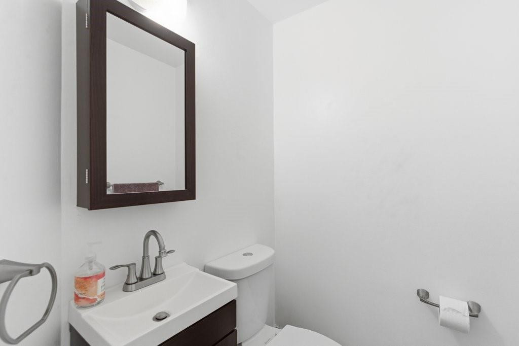 COUNTRY CLUB CHALET - Residential