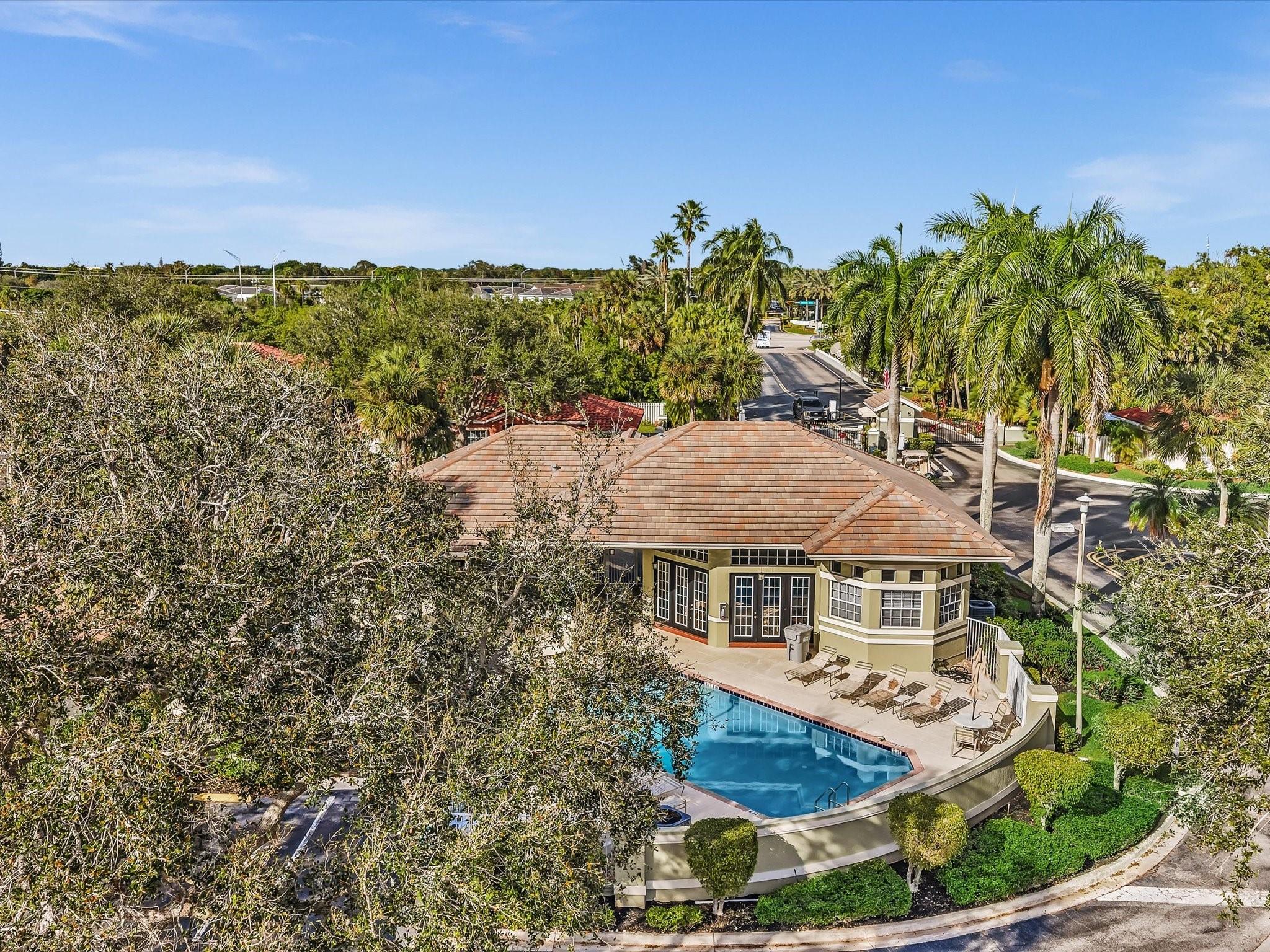 Palm-Aire Oaks Course Est - Residential