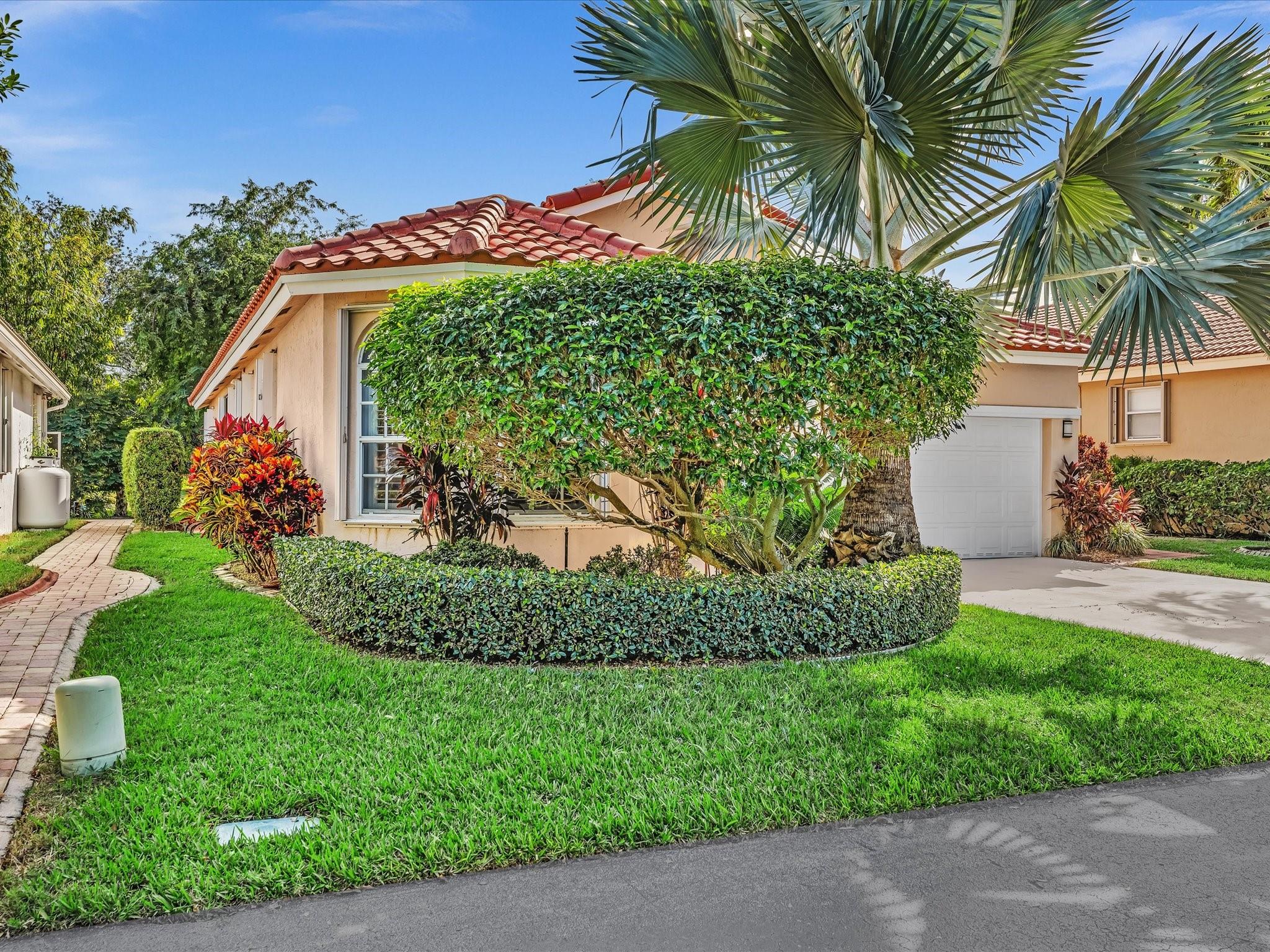 View photos, virtual tours, details... 3580 Canary Palm Ct