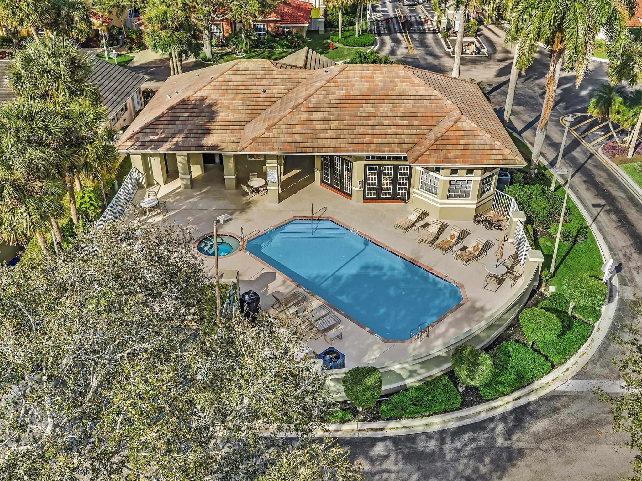 Palm-Aire Oaks Course Est - Residential