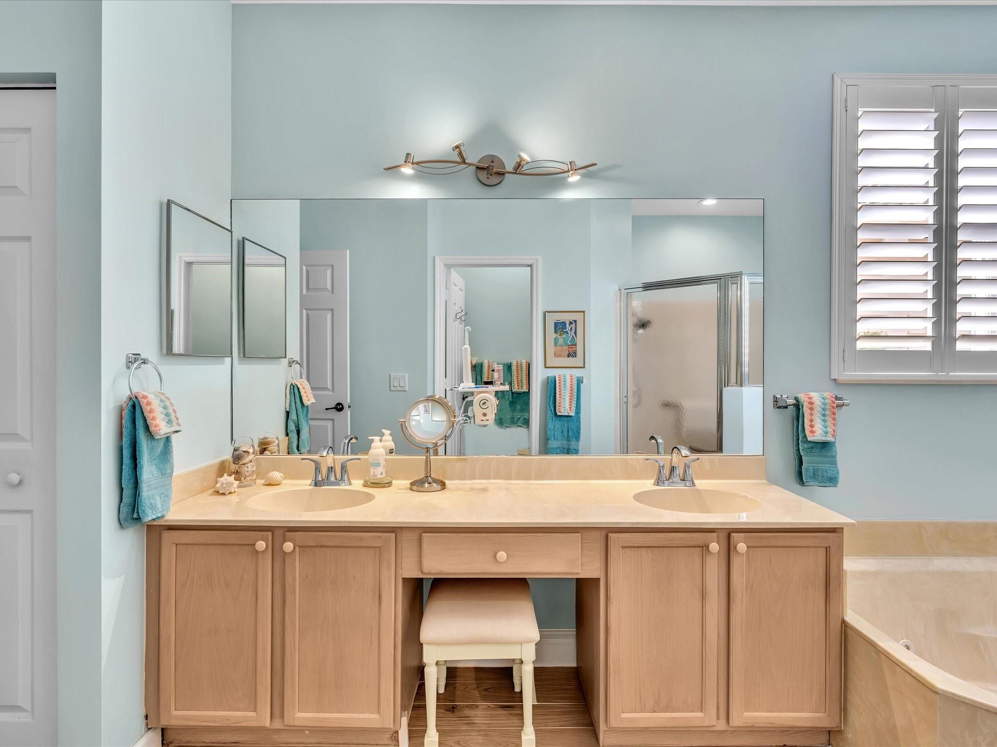 Palm-Aire Oaks Course Est - Residential