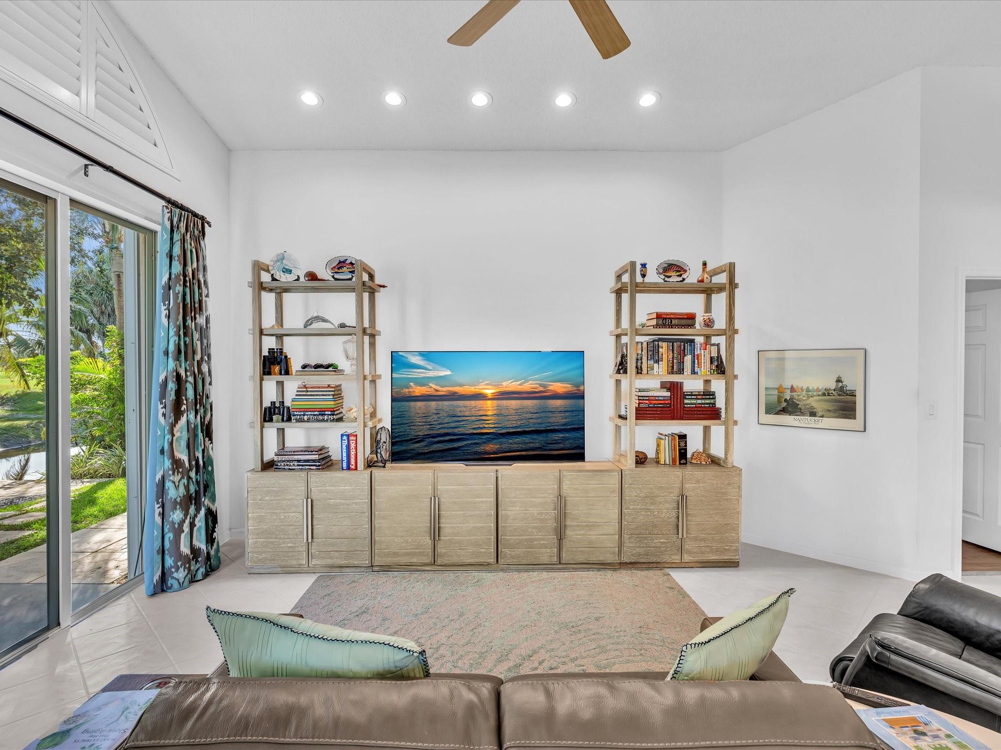 Palm-Aire Oaks Course Est - Residential