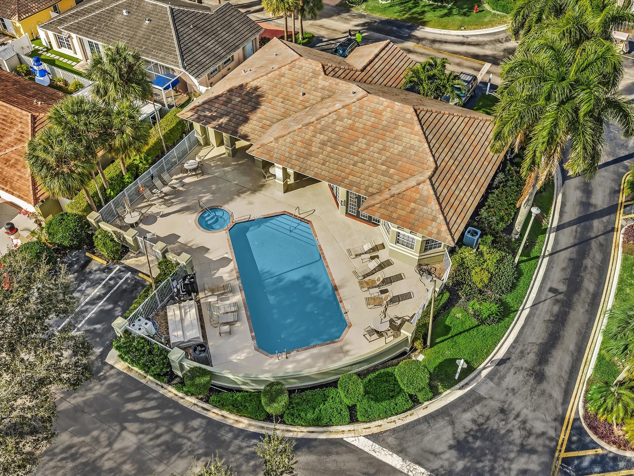 Palm-Aire Oaks Course Est - Residential