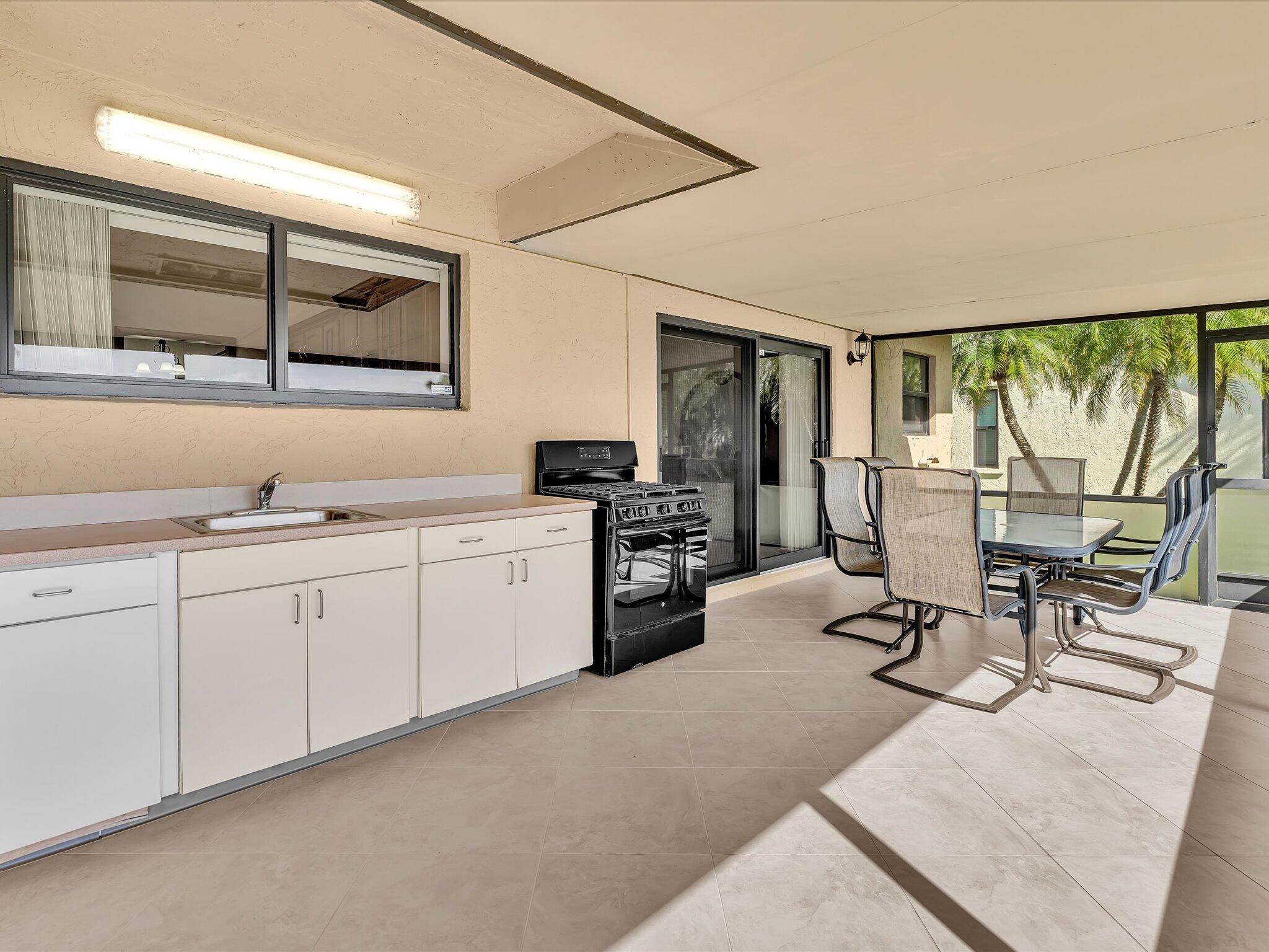 LAKES OF SHERBROOKE - Residential