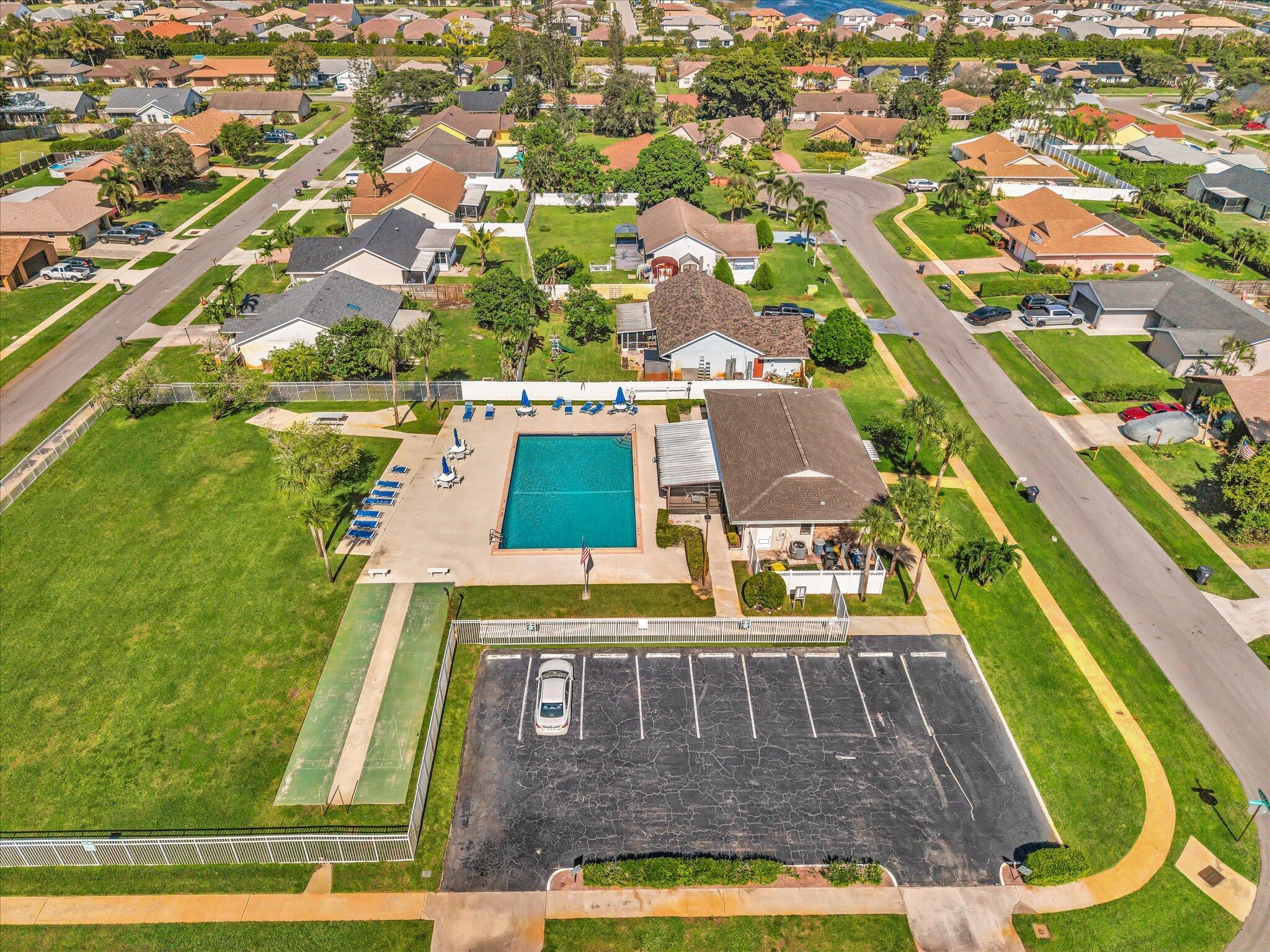 LAKES OF SHERBROOKE - Residential