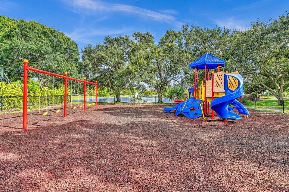 LAKES OF SHERBROOKE - Residential