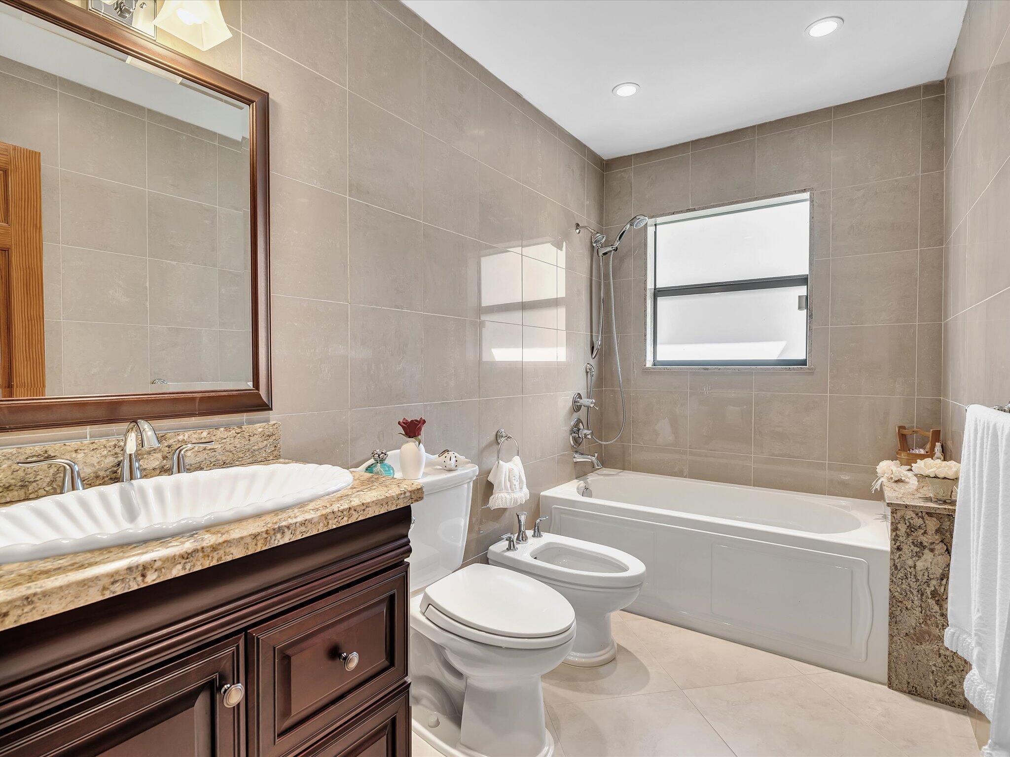 LAKES OF SHERBROOKE - Residential