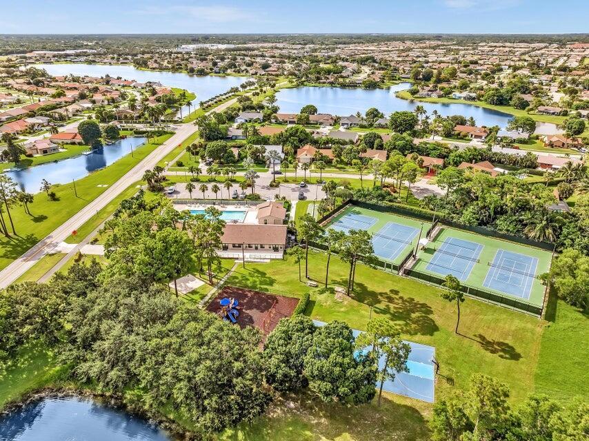 LAKES OF SHERBROOKE - Residential