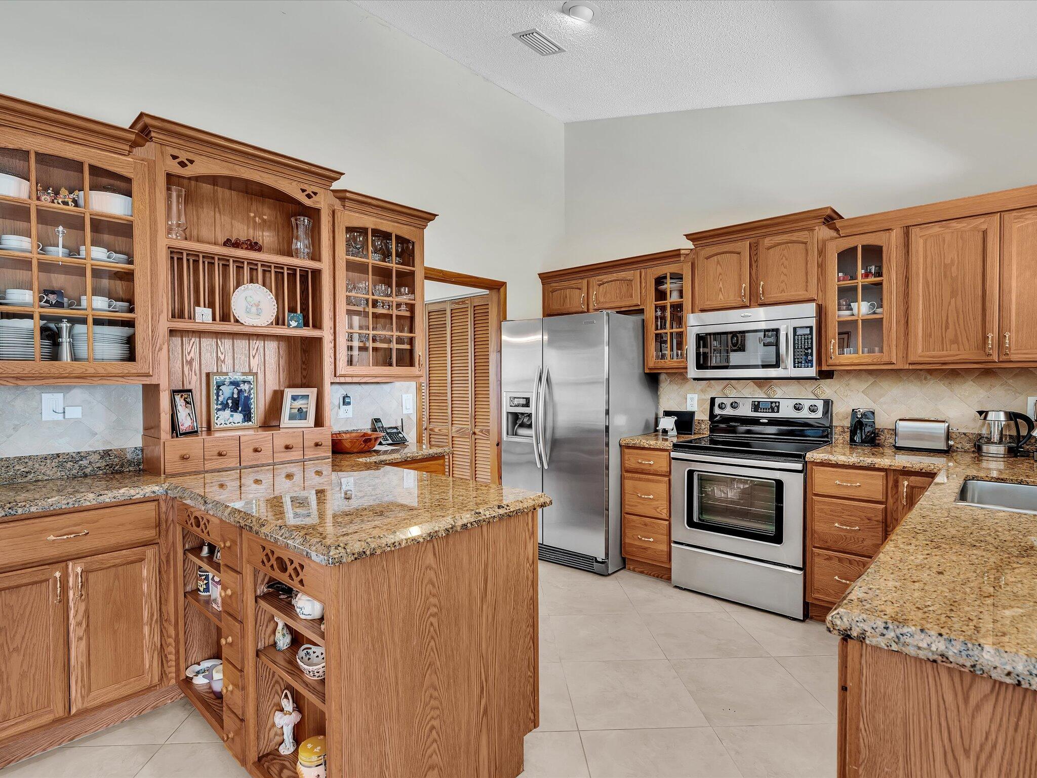 LAKES OF SHERBROOKE - Residential