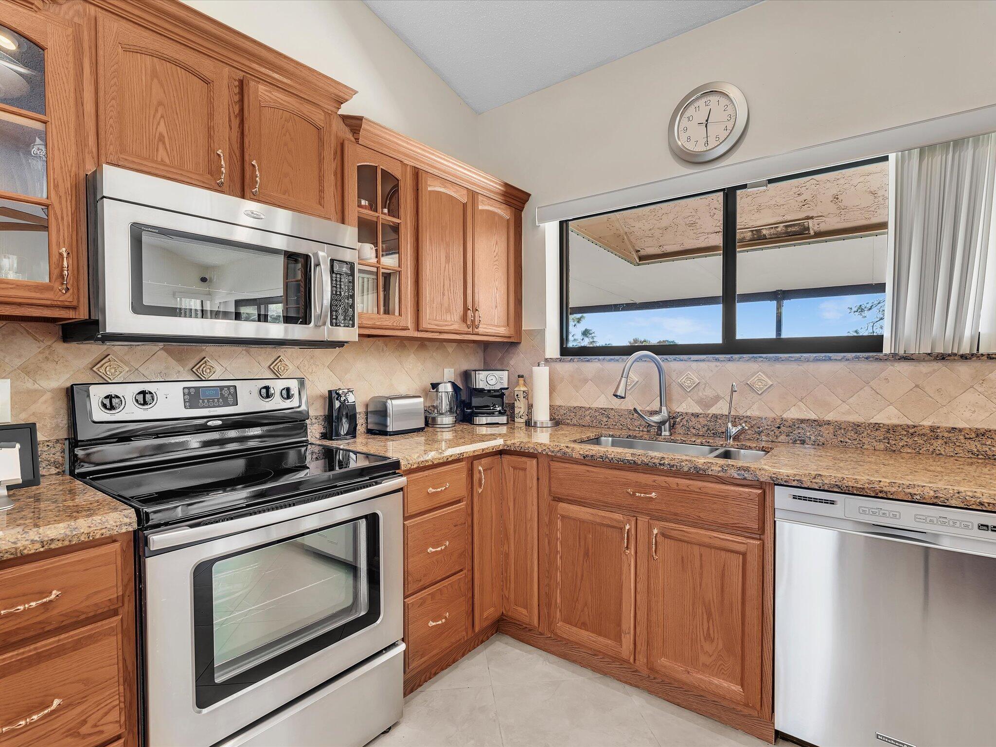 LAKES OF SHERBROOKE - Residential