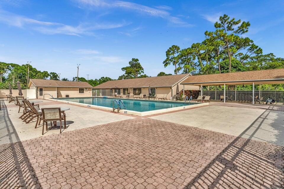 LAKES OF SHERBROOKE - Residential