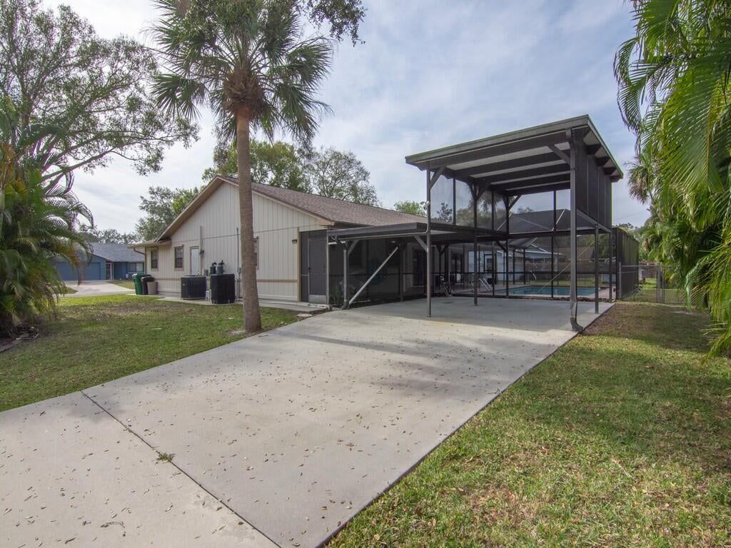 Photo of 501 Carnival Terrace, Sebastian, FL 32958 (MLS # R11058675)