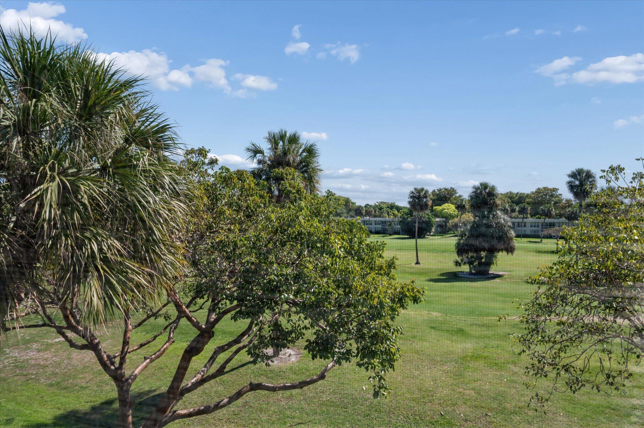 NO 123 PALM-AIRE COUNTRY CLUB - Residential