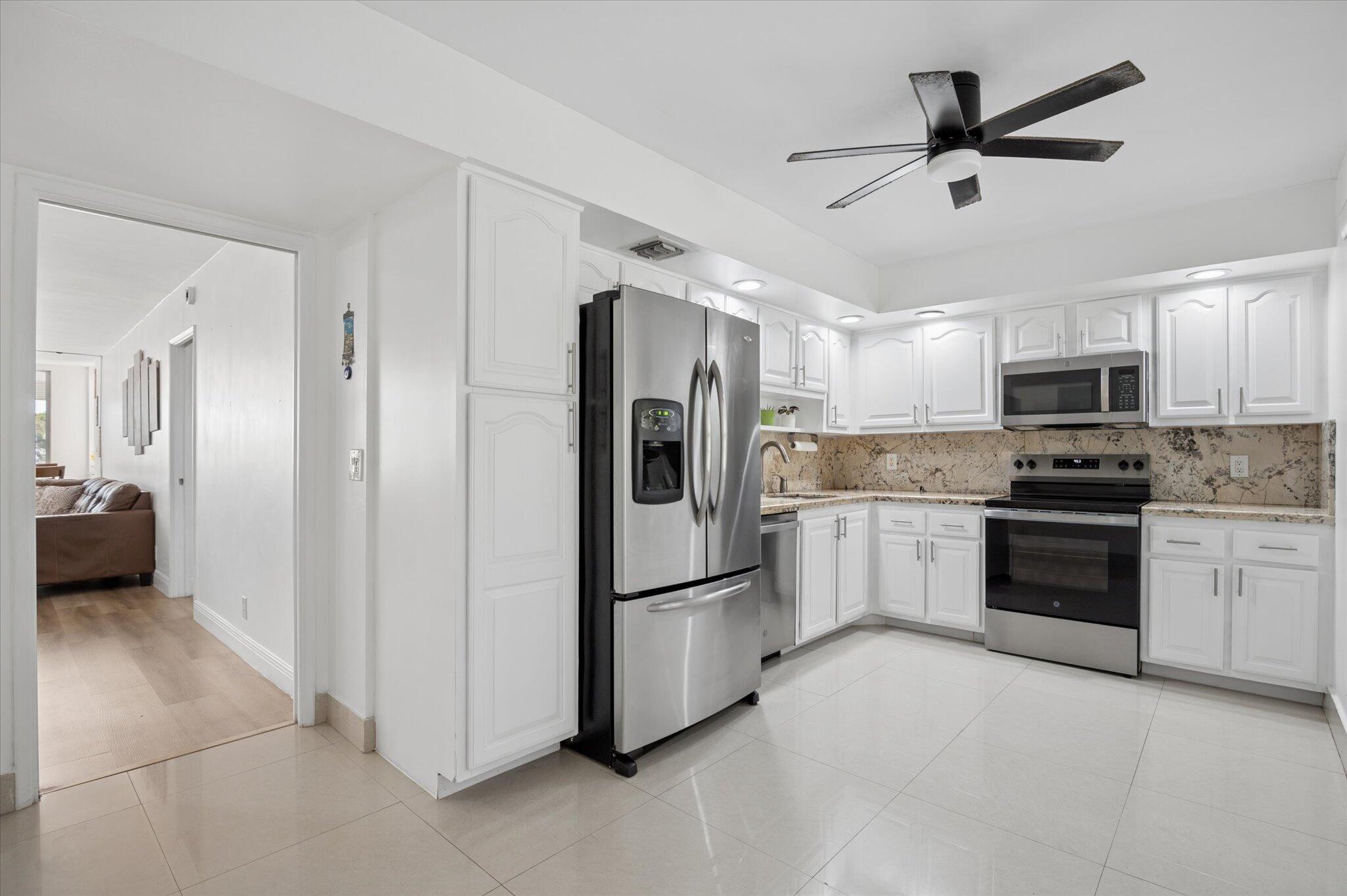 NO 123 PALM-AIRE COUNTRY CLUB - Residential