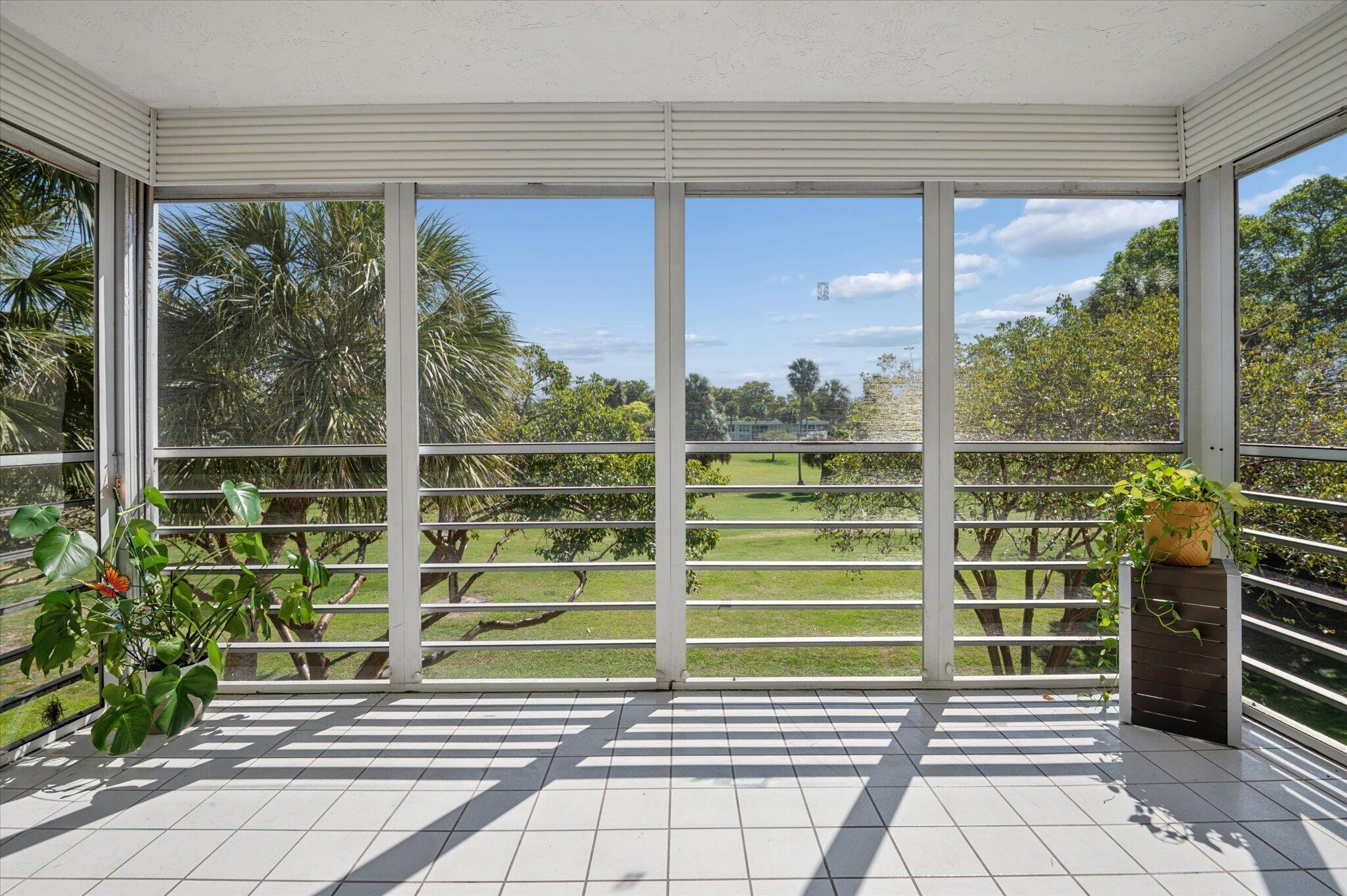 NO 123 PALM-AIRE COUNTRY CLUB - Residential