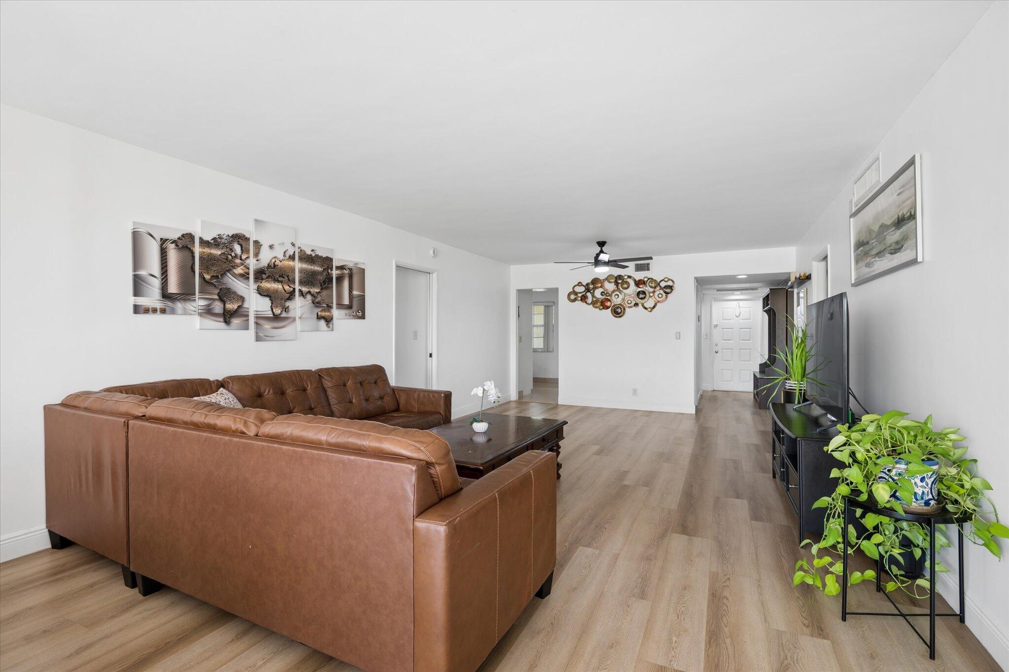 NO 123 PALM-AIRE COUNTRY CLUB - Residential