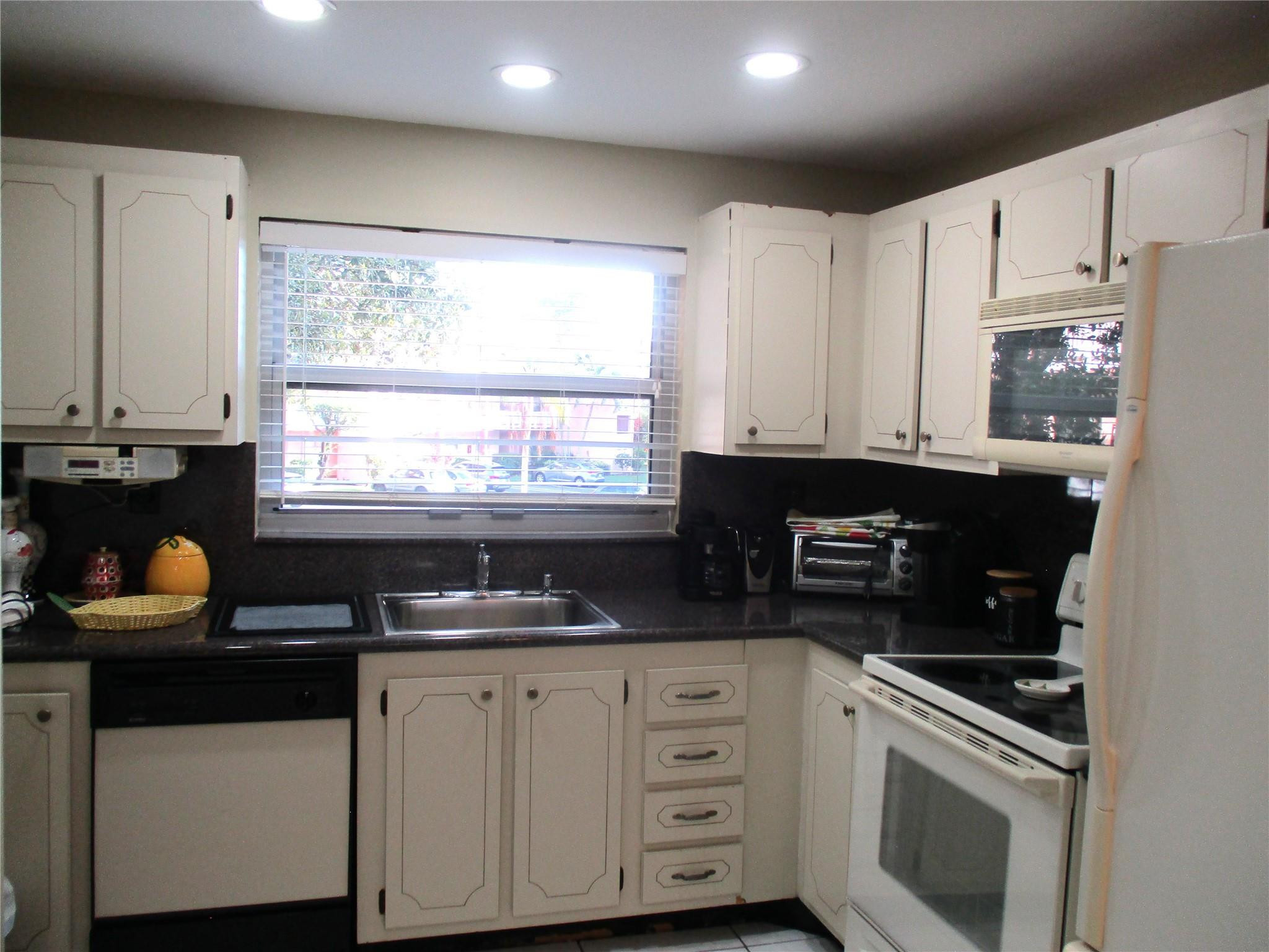 SUNRISE LAKES PHASE 3 - Residential