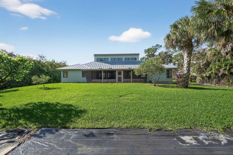 Photo of 8535 SE May Terrace, Hobe Sound, FL 33455 (MLS # B26000030)
